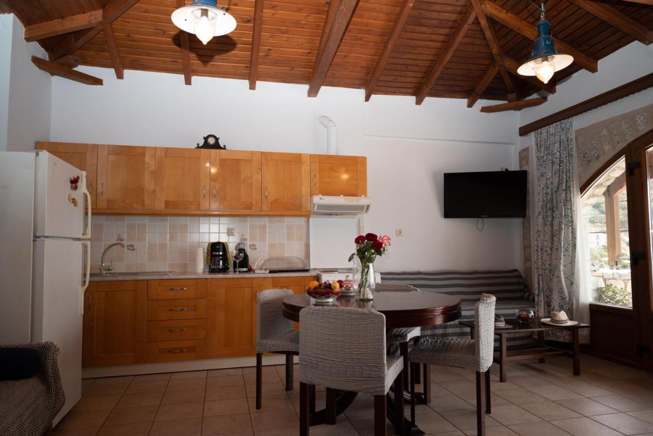 Sophia Limeni Apartments And Studios ภายนอก รูปภาพ