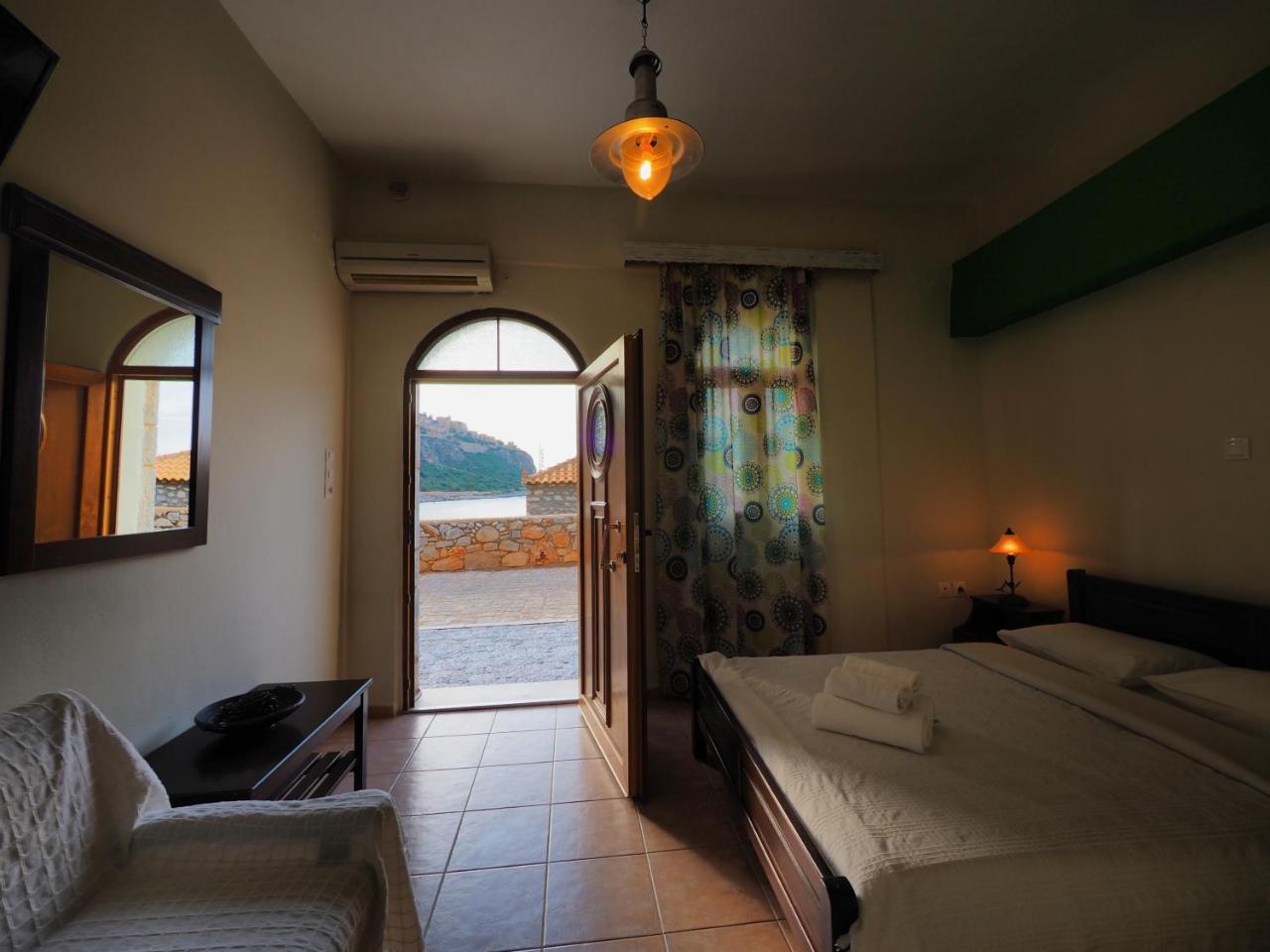 Sophia Limeni Apartments And Studios ภายนอก รูปภาพ